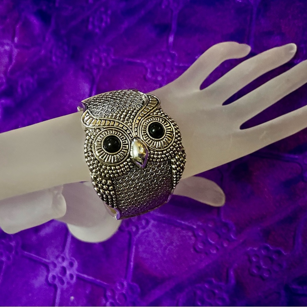 Vintage💥RARE FIND💥Silver Tone Owl Cuff Bracelet